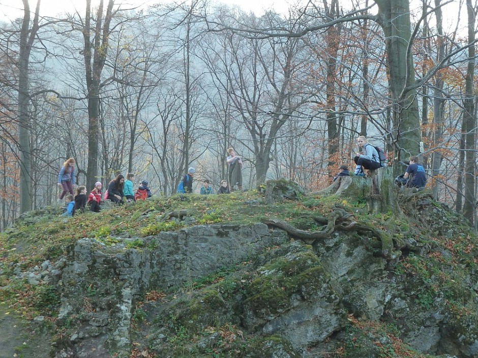 2-přes Šostýn na Bezručovu vyhlídku Hájenka 9.-11.11.2018 Janíkovo sedlo Kopřivnice (17)