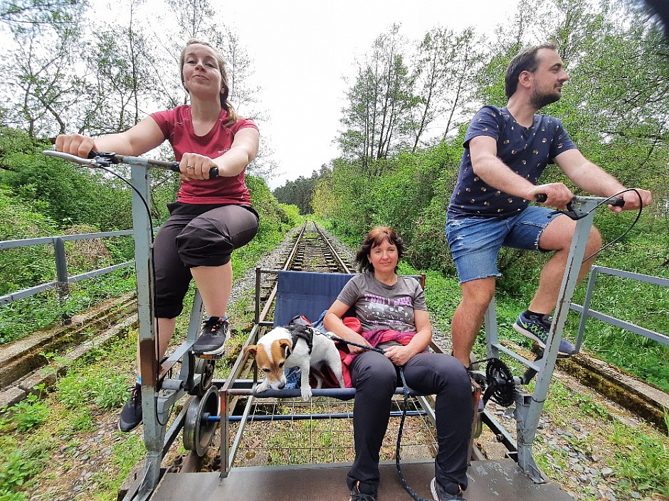 2 - Ratíškovice 15.5.2021 drezína vagón hřiště (10)