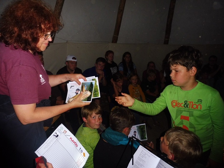 Závěrečné vyhodnocení a zpívanky 17.7.2021 v teepee (5)