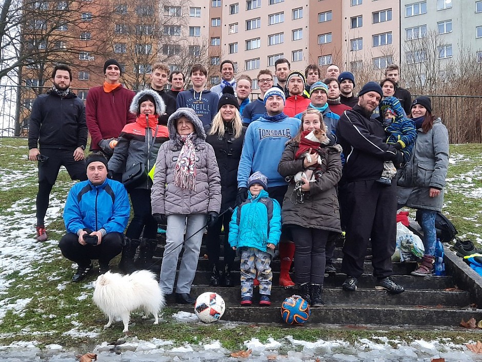 Vánoční fotbálek 24.12.2021 hřiště Srbská (16)