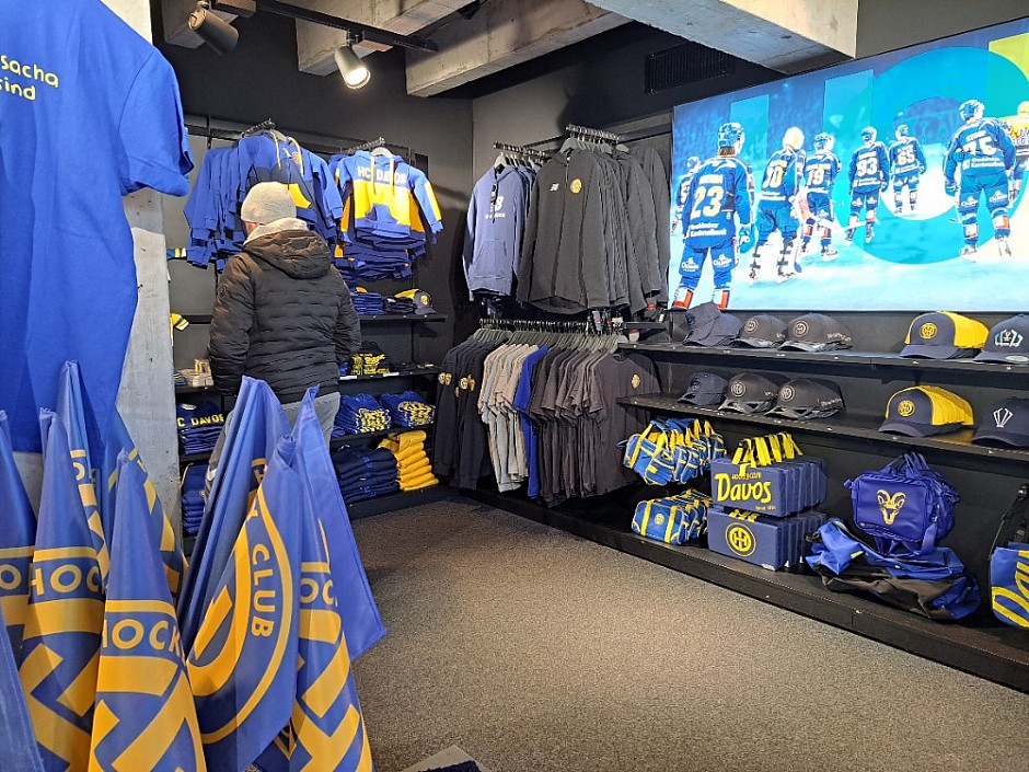 Fan shop HC Davos Švýcarsko (1)